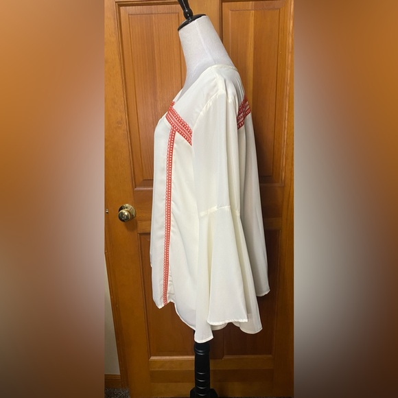 NWT Embroidered White and Red Bell Sleeve Top - Picture 5 of 6
